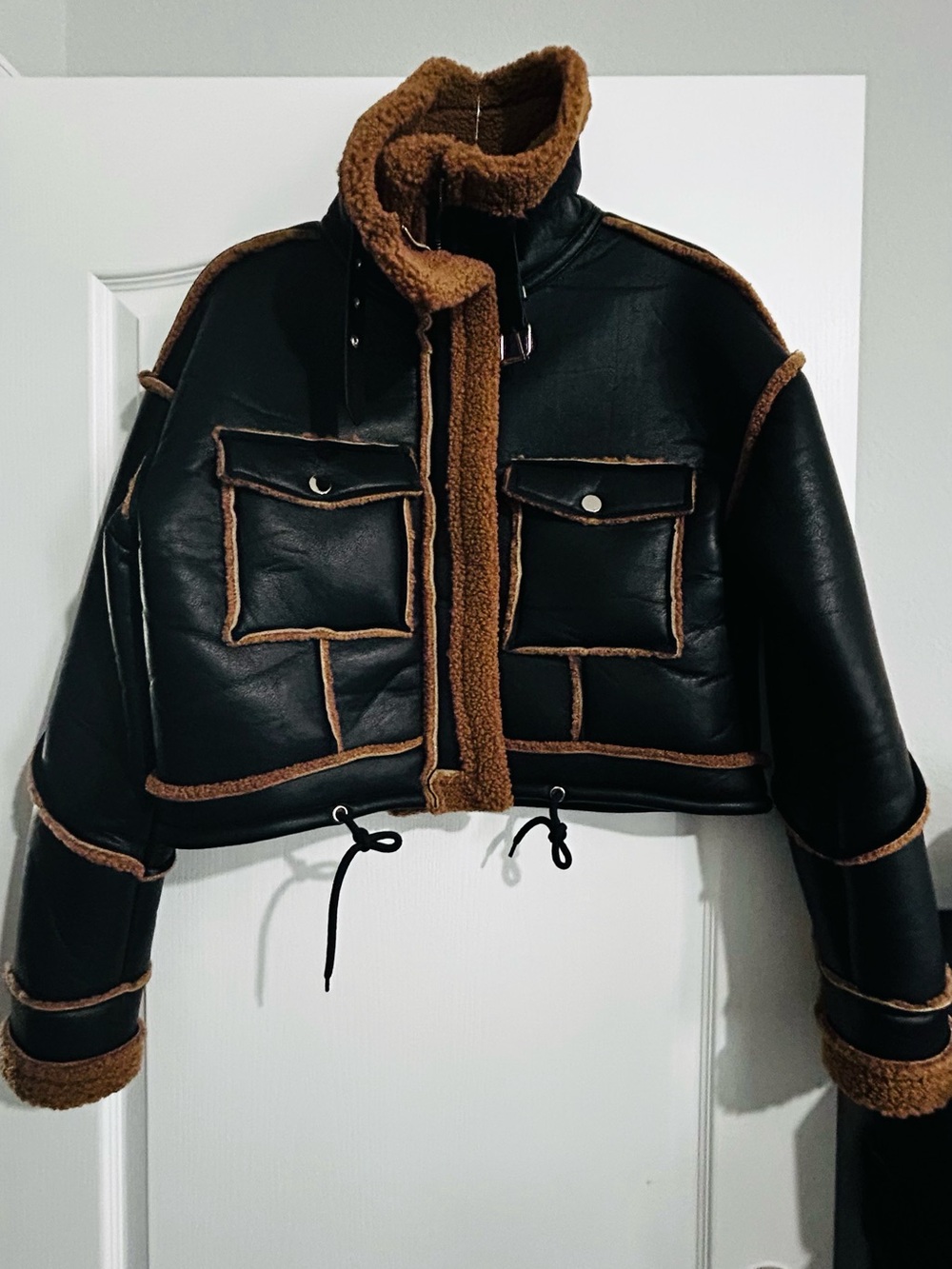 Fashion Nova Black Cropped Faux-Leather Jacket with Brown Shearling Trim